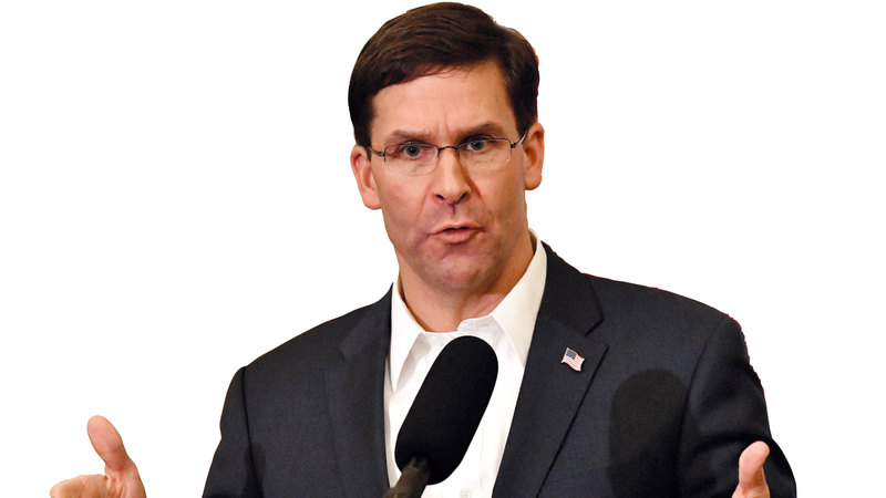 إسبر تراجع عن تعليقاته بأنه سيتم إرسال القوات الموجودة في سورية إلى العراق، وقال في تغريدة: سيبقون في «منطقة خارج سورية إلى حين عودتهم إلى الوطن». أ.ب