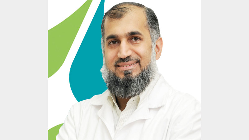 الدكتور سهيل الركن: «(الهيئة) أدخلت ضمن علاج مرض الرعاش مضخة صغيرة، تضخ الدواء تحت جلد المريض».