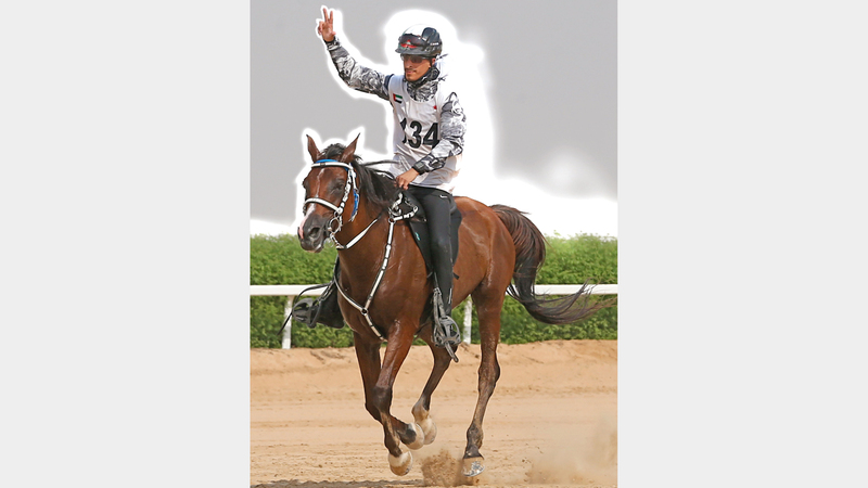 من تتويج الفائزين في سباق سيح السلم أمس. تصوير: أسامة أبوغانم