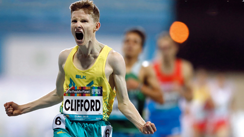 الأسترالي جاريد كليفورد يخطف نجومية اليوم الأول في سباق 1500 متر فئة &laquo;تي 13&raquo;.  من المصدر