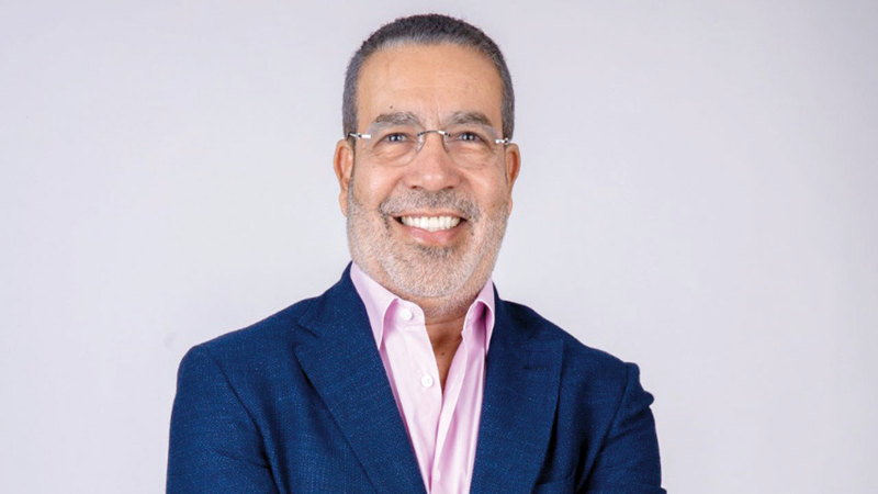 مدحت العدل: &laquo;فخور جداً بهذا العمل الغنائي، لما يمثله من آمال منشودة لشبابنا العربي&raquo;.