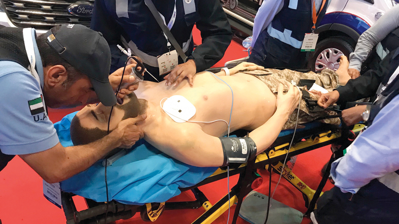 تقديم الإسعافات اللازمة بالوقت المناسب يسهم في إنقاذ من توقفت قلوبهم. أرشيفية