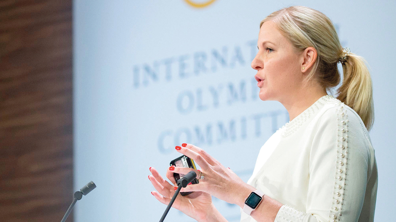 النجمة التاريخية للسباحة كيرستي كوفنتري تتحدث  في الجلسة الثانية.  من المصدر