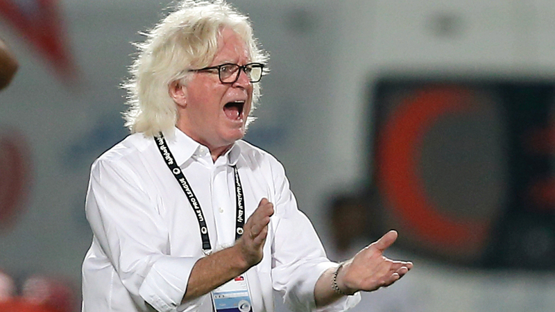 مدرب بني ياس شايفر مصمم على الفوز اليوم. تصوير: نجيب محمد