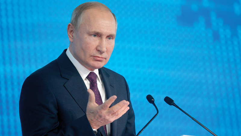 بدا بوتين كزعيم قوي من خلال الروزنامات التي أجازها «الكرملين». رويترز