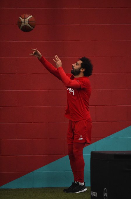 محمد صلاح كشف عن موهبة جديدة