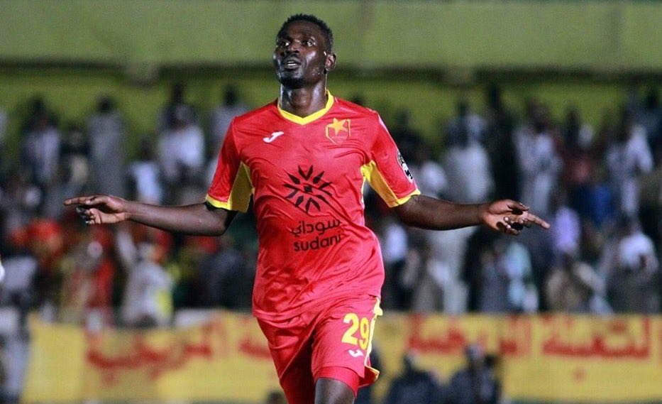 نجم المريخ رمضان عجب أحرز هدفين في المباراة الملغية