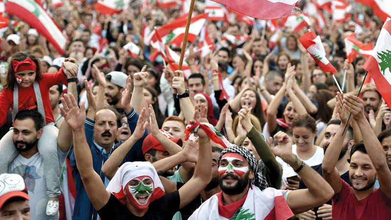 متظاهرو لبنان أكدوا رفضهم تولي سمير الخطيب رئاسة الحكومة. أرشيفية