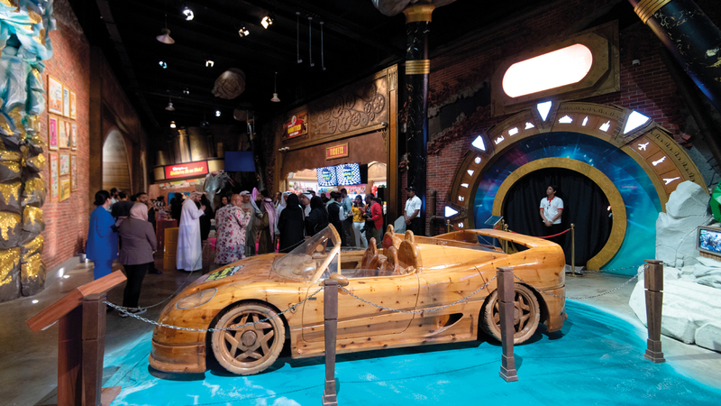 نسخة خشبية وحيدة عالمياً من سيارة فيراري يمكنها الطواف على الماء أيضاً.
تصوير: أحمد عرديتي