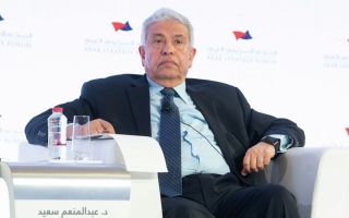 خبراء اقتصاد يطالبون بفتح الأسواق العربية ومواجهة تحدّي «البطالة»
