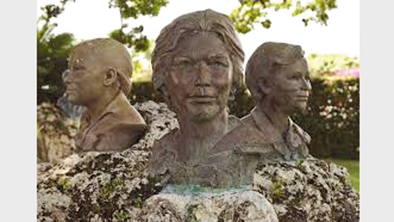 تمثال يجسّد نضال الأخوات الثلاث. أرشيفية