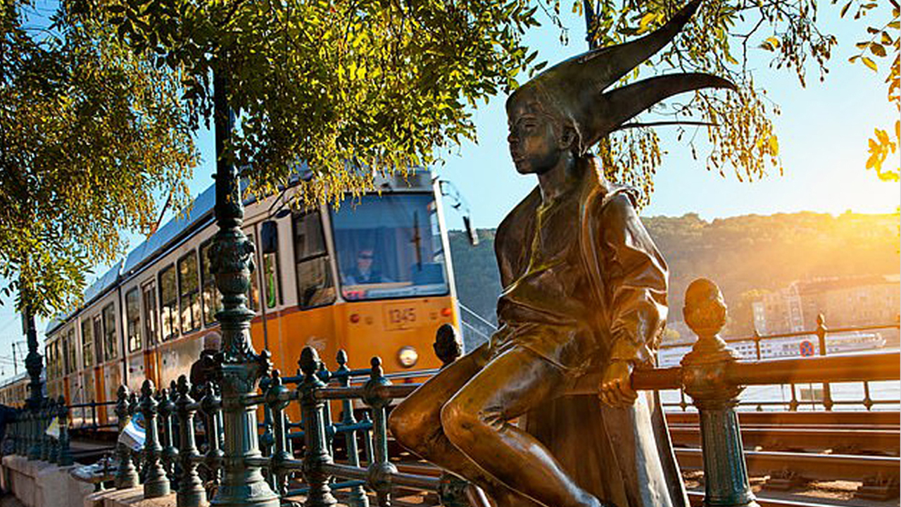 تمثال الأميرة الصغيرة، بودابست، هنغاريا