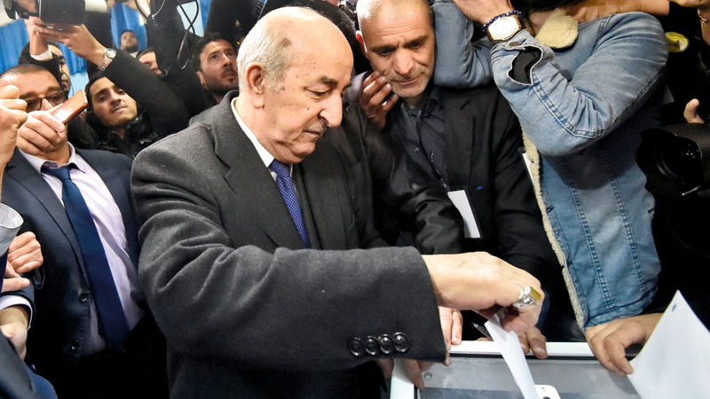 عبدالمجيد تبون يدلي بصوته في الانتخابات الرئاسية. أ.ب