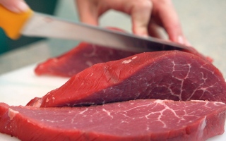 تراجع الريال البرازيلي أمام الدرهم يرفع واردات الإمارات من اللحوم الحمراء