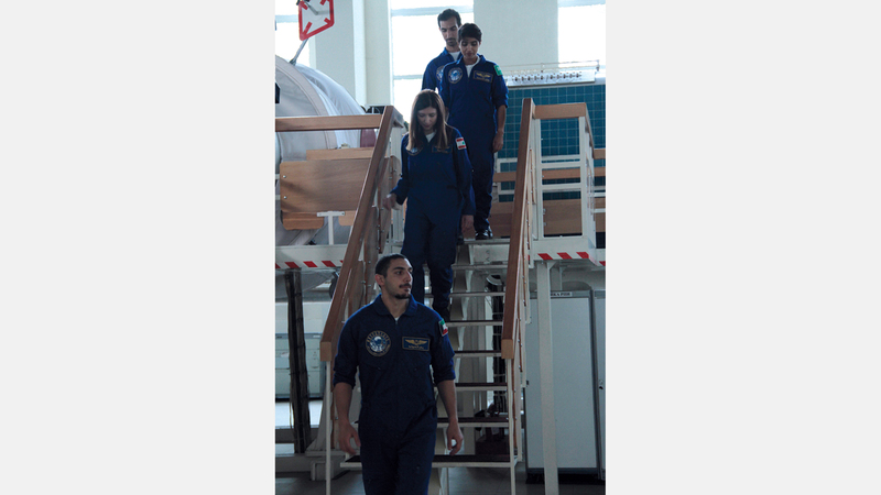 المشتركون خلال تحديات الحلقة التاسعة. من المصدر