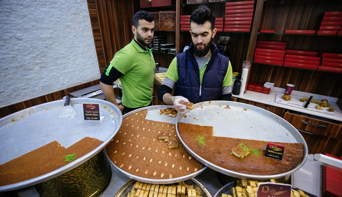 متجر حلويات دمشق في برلين - إي. بي. إيه