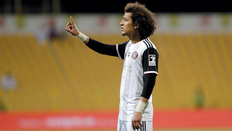 الموهوب «عموري» قاد الجزيرة باقتدار لعبور عقبة الوصل بتمريرات حاسمة. تصوير: مصطفى قاسمي