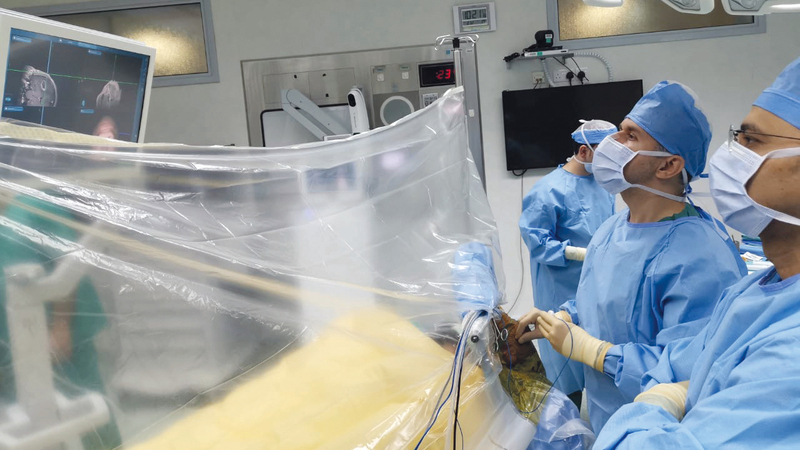 جهاز «الملاحة الجراحي» يرفع نسب نجاح العملية لتصل إلى 97%. من المصدر