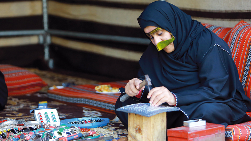 حِرَف الماضي الجميل وتفاصيله ستزين «ليالي حتا الثقافية». من المصدر