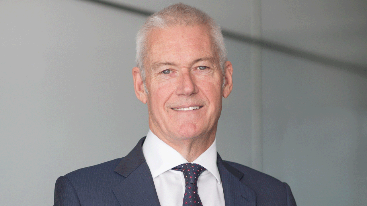 بيتر إنجلاند.