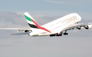 الصورة: طيران الإمارات تعيد تشغيل الإيرباص A380 لخدمة بالي