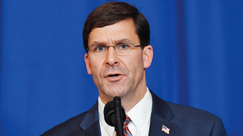 وزير الدفاع الأميركي: «لا يوجد قرار على الإطلاق بسحب قواتنا من العراق، ولم تصدر حتى خطط استعداد للانسحاب».