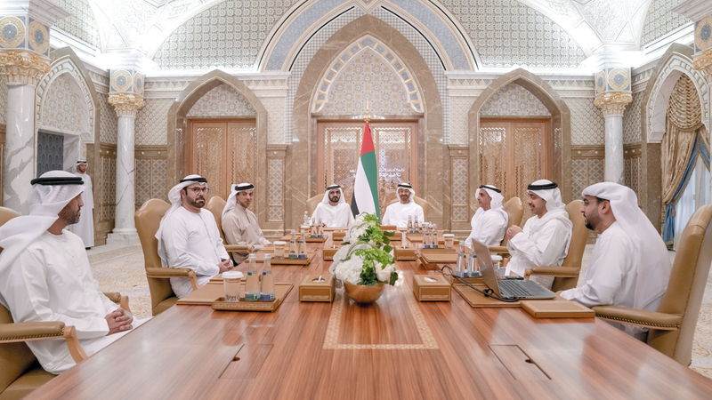 محمد بن راشد ومحمد بن زايد خلال الإطلاق الرسمي للهوية الإعلامية المرئية لدولة الإمارات.  وام