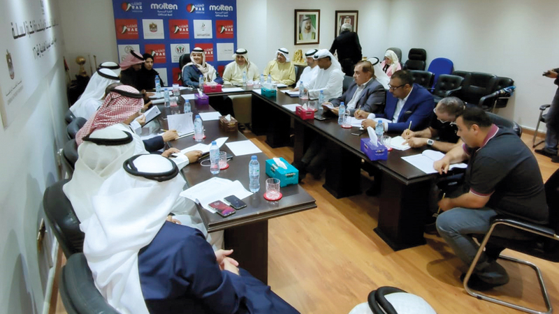 جانب من الاجتماع الأول للجنة المنظمة لبطولة دبي الدولية لكرة السلة. من المصدر