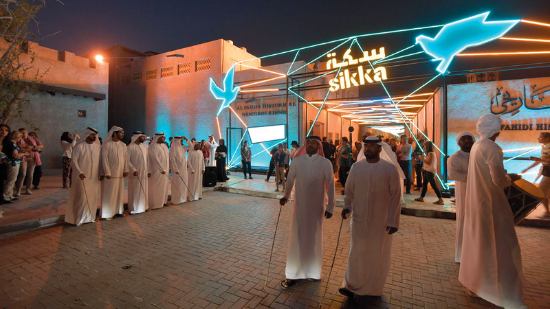 المهرجان يقدم فنوناً بصرية ومسرحية وموسيقية وأفلاماً. أرشيفية