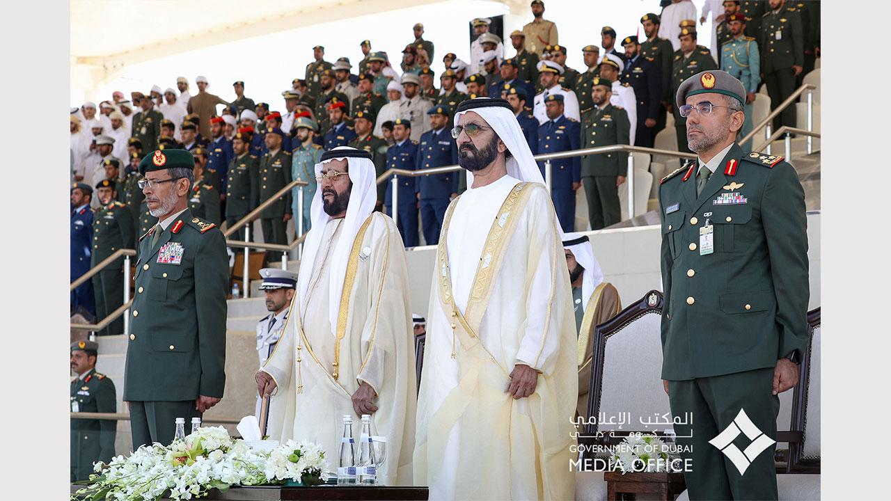 محمد بن راشد يرعى حفل تخريج الدورة الـ 44 من المرشحين الضباط بكلية