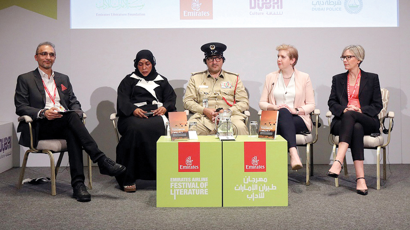 الزعابي والعبيدلي خلال الإعلان عن المجموعة القصصية. ■ من المصدر