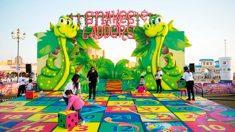 القرية تحرص في كل موسم على استضافة مجموعة من العروض المشهورة عالمياً للمرة الأولى. ■من المصدر