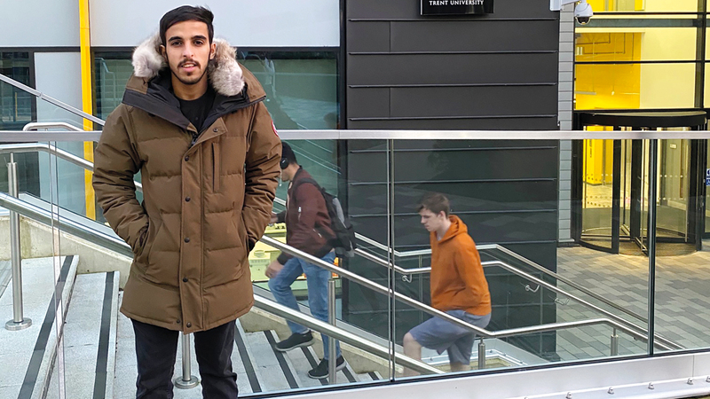 المنصوري اختار الغربة طريقاً نحو تحقيق طموحه العلمي والعملي. الإمارات اليوم