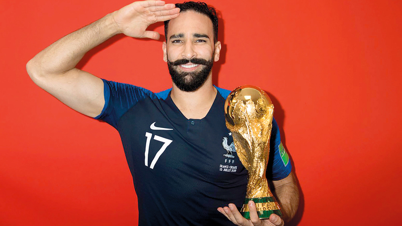 عادل رامي من أصول مغربية لعب لفرنسا وحمل كأس العالم.