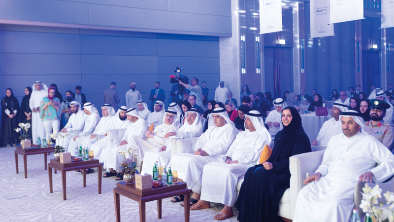 عائشة بن بشر خلال حفل تكريم الجهات الفائزة. تصوير: أحمد عرديتي