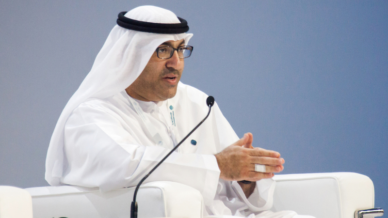 العويس دعا المجتمع إلى الثقة بإجراءات الدولة لمواجهة الفيروس.  الإمارات اليوم