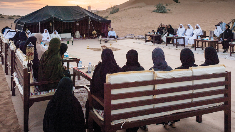 جلسات «حديث النوايف» أقيمت في بر الحليو بإمارة عجمان. من المصدر