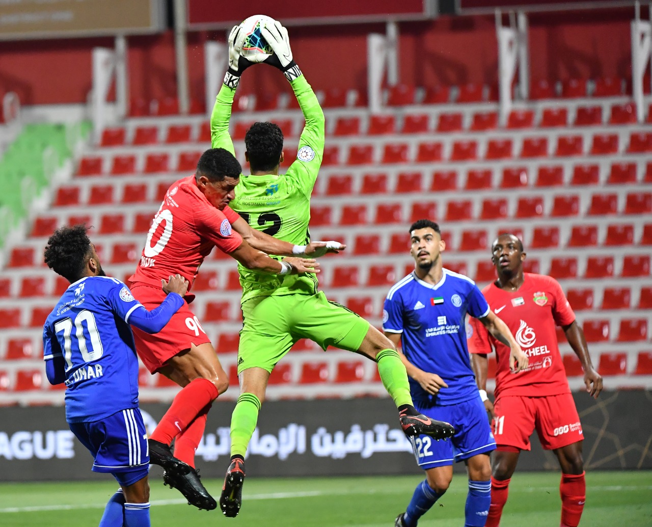 دوري الخليج العربي تأجل لمدة 4 أسابيع