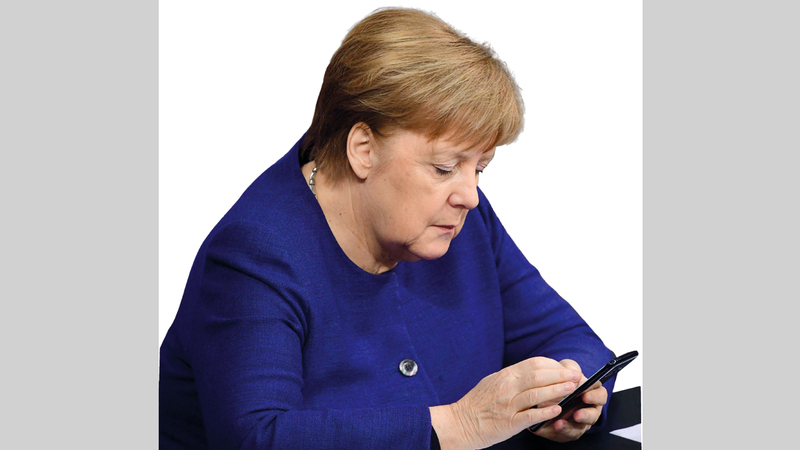 العالم يريد من ميركل الاختفاء سريعاً من المشهد السياسي.  إي.بي.إيه