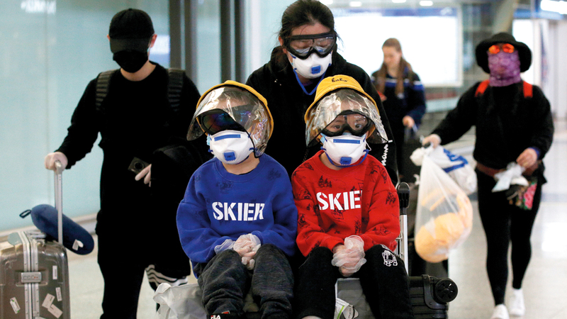 الأقنعة الواقية أصبحت ضرورة للحماية من «كورونا». أرشيفية