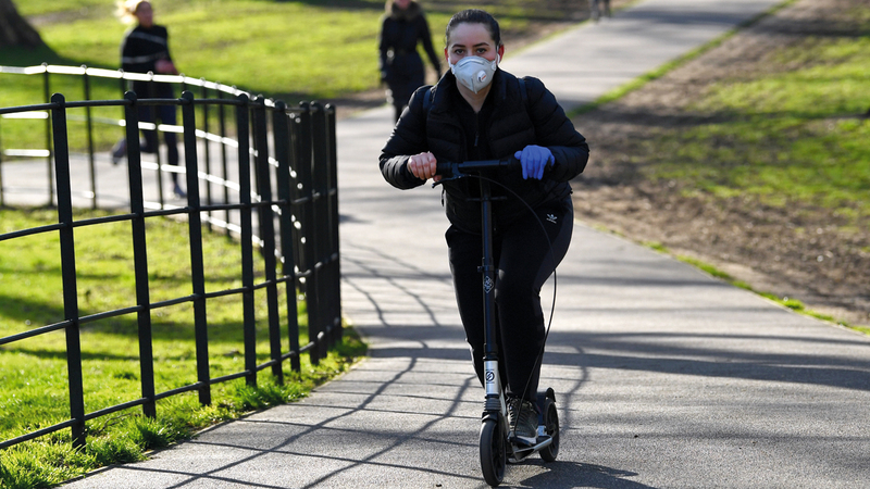 الدراسة عامل قد يساعد مسؤولي الصحة العامة في جهود احتواء الفيروس. رويترز