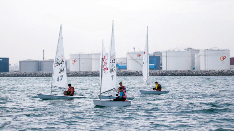 نادي الحمرية لديه بطولات في رياضة التجديف الحديث. من المصدر