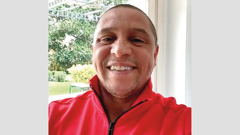 البرازيلي روبرتو كارلوس.  من المصدر