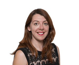 الكاتبة الإنجليزية إيما جون.