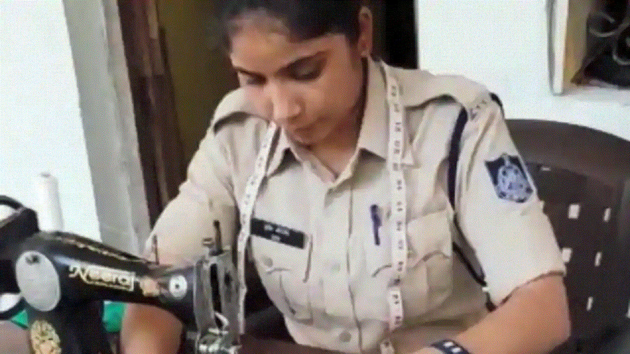 الشرطية شيريشيتي شروتريا.