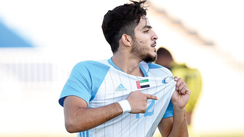 لاعب بني ياس أحمد شحدة.  من المصدر