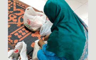 الصورة: عاملات منازل يرفضن العودة إلى بلادهن بعد انتهاء عقود العمل