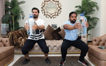 الصورة: بالفيديو ..حسن حبيب يغيّر المزاج العام للمنزل بصحبة &laquo;وحش الخليج&raquo;