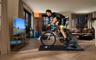 الصورة: مجلس دبي الرياضي يطلق &laquo;مضمارك في بيتك&raquo; لعشاق الدراجات الهوائية