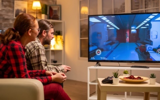 الصورة: تعرّف على أهم الرابحين والخاسرين جراء "كورونا" حتى الآن